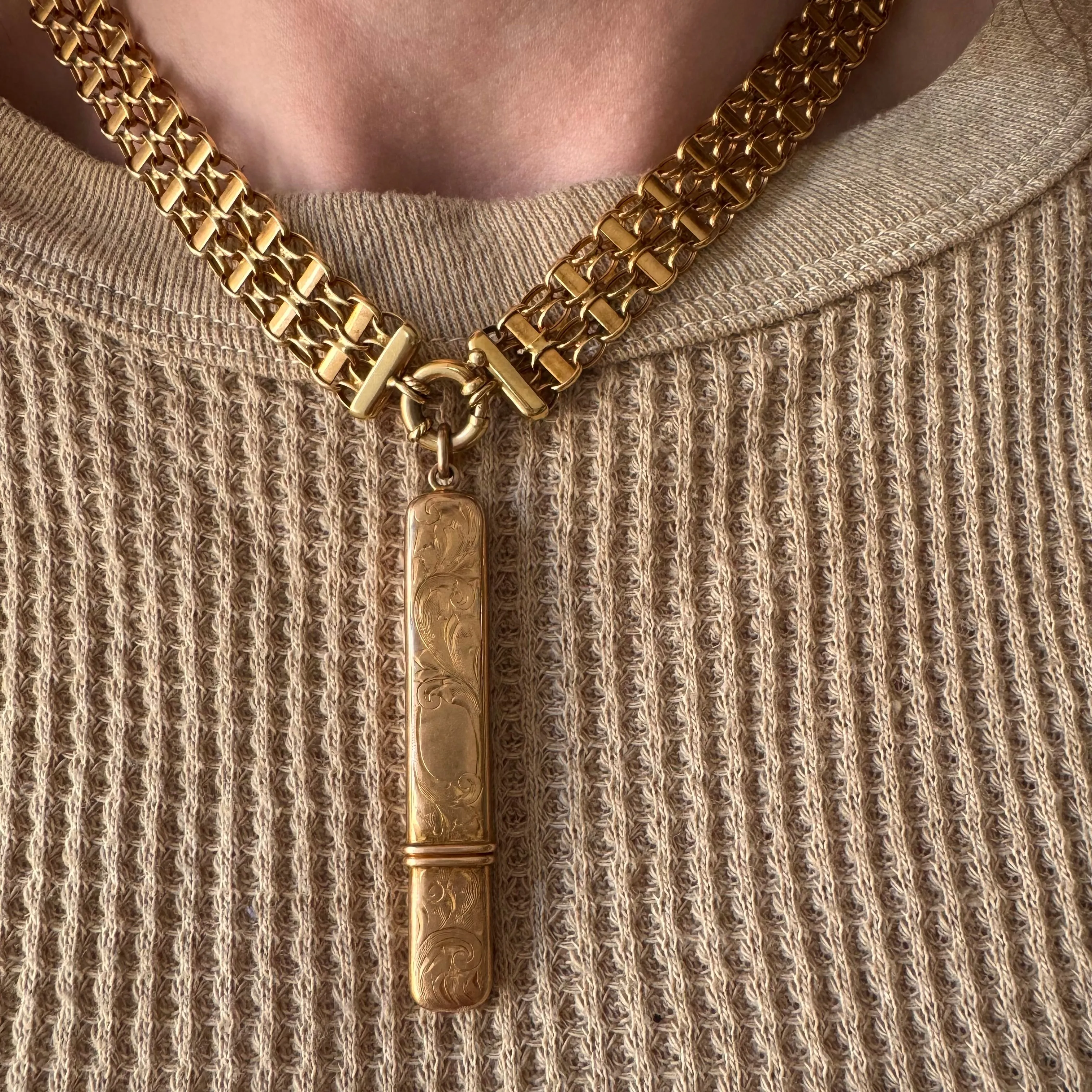 A N T I Q U E // ready to write / 10k yellow gold chatelaine pencil case / a pendant