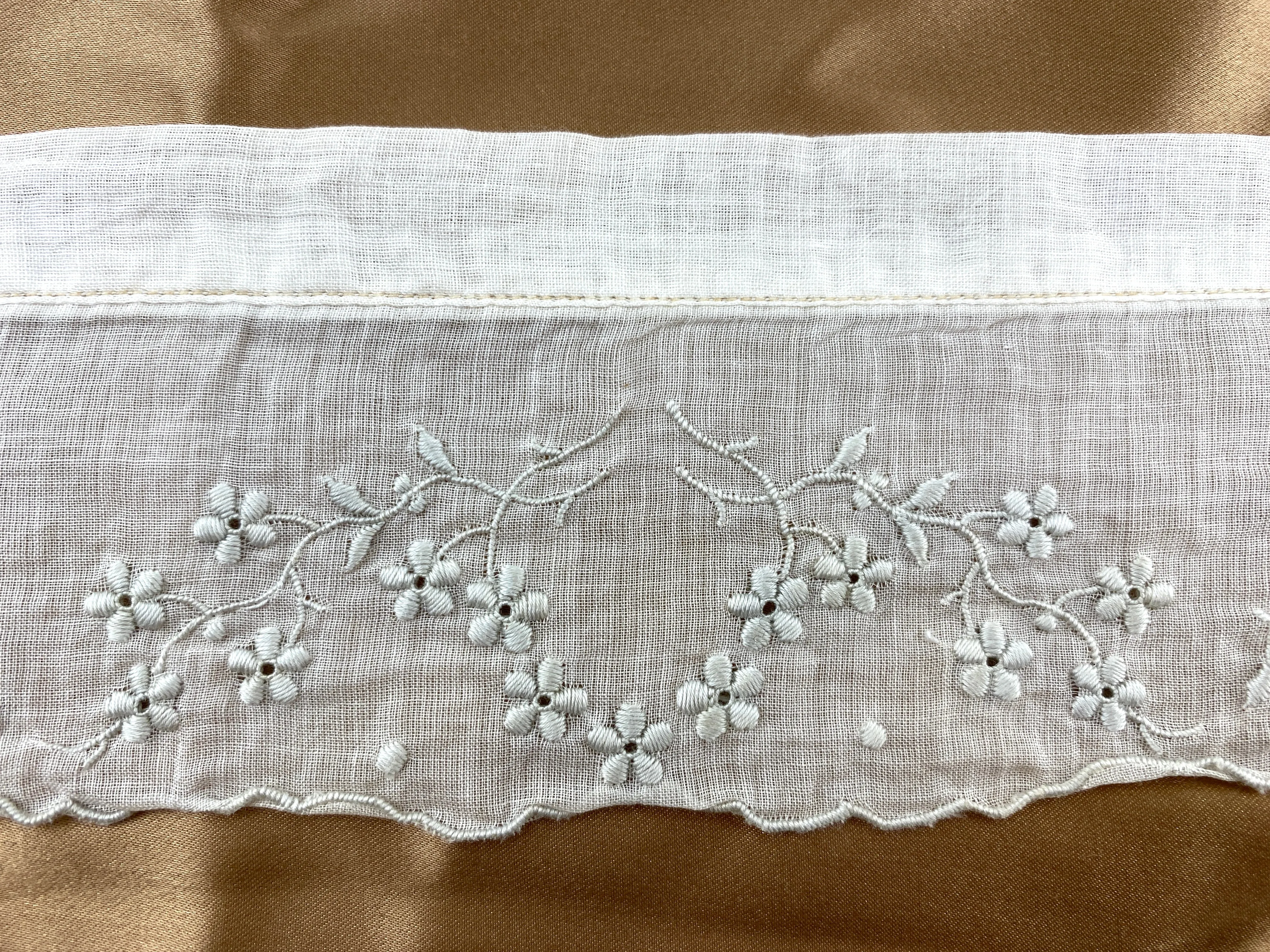 Antique Edwardian White Cotton Floral Embroidered Stand Collar & Matching Cuffs Set