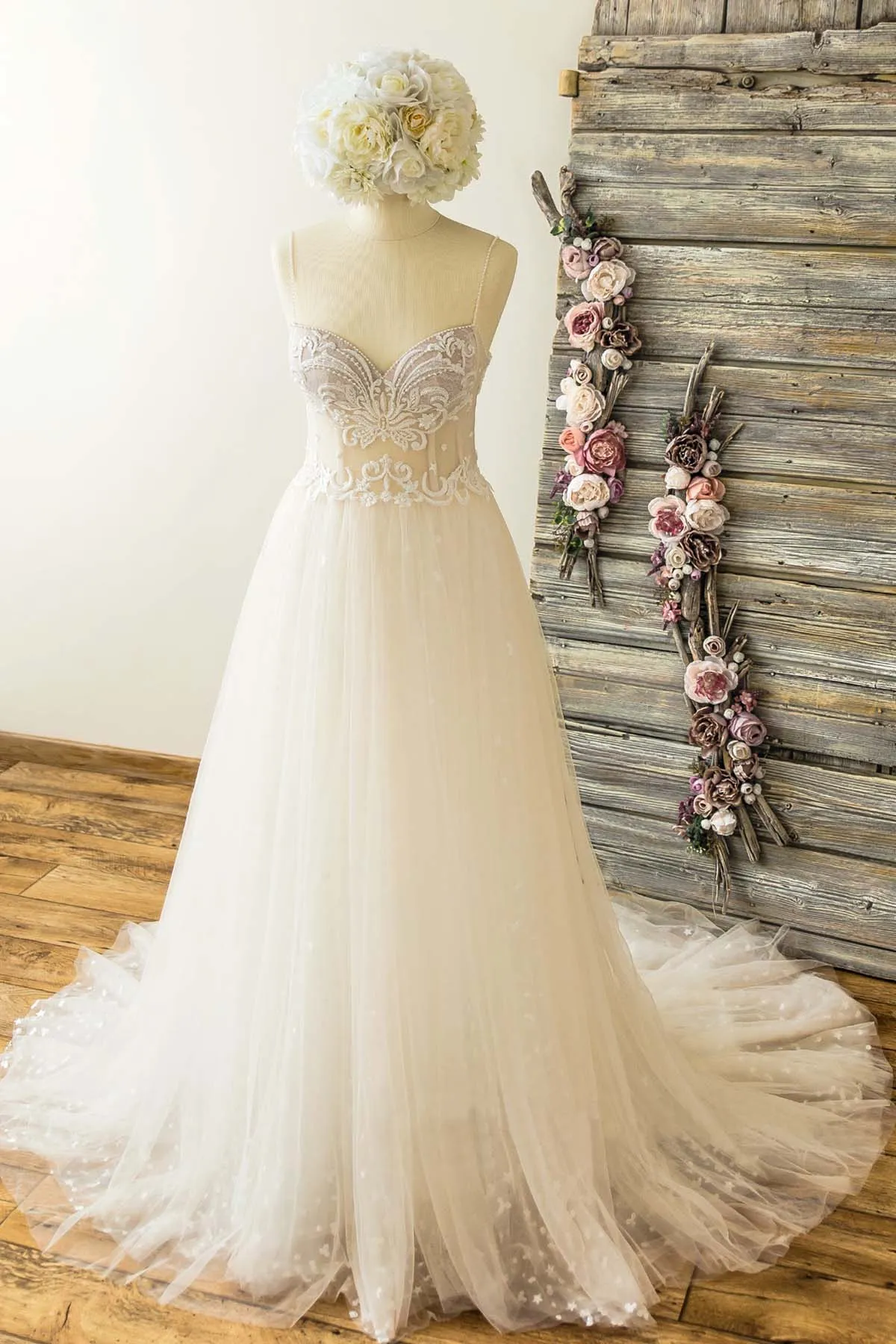 Beaded Spaghetti Straps Private Label Illusion Corset Lace Tulle Bridal Gown