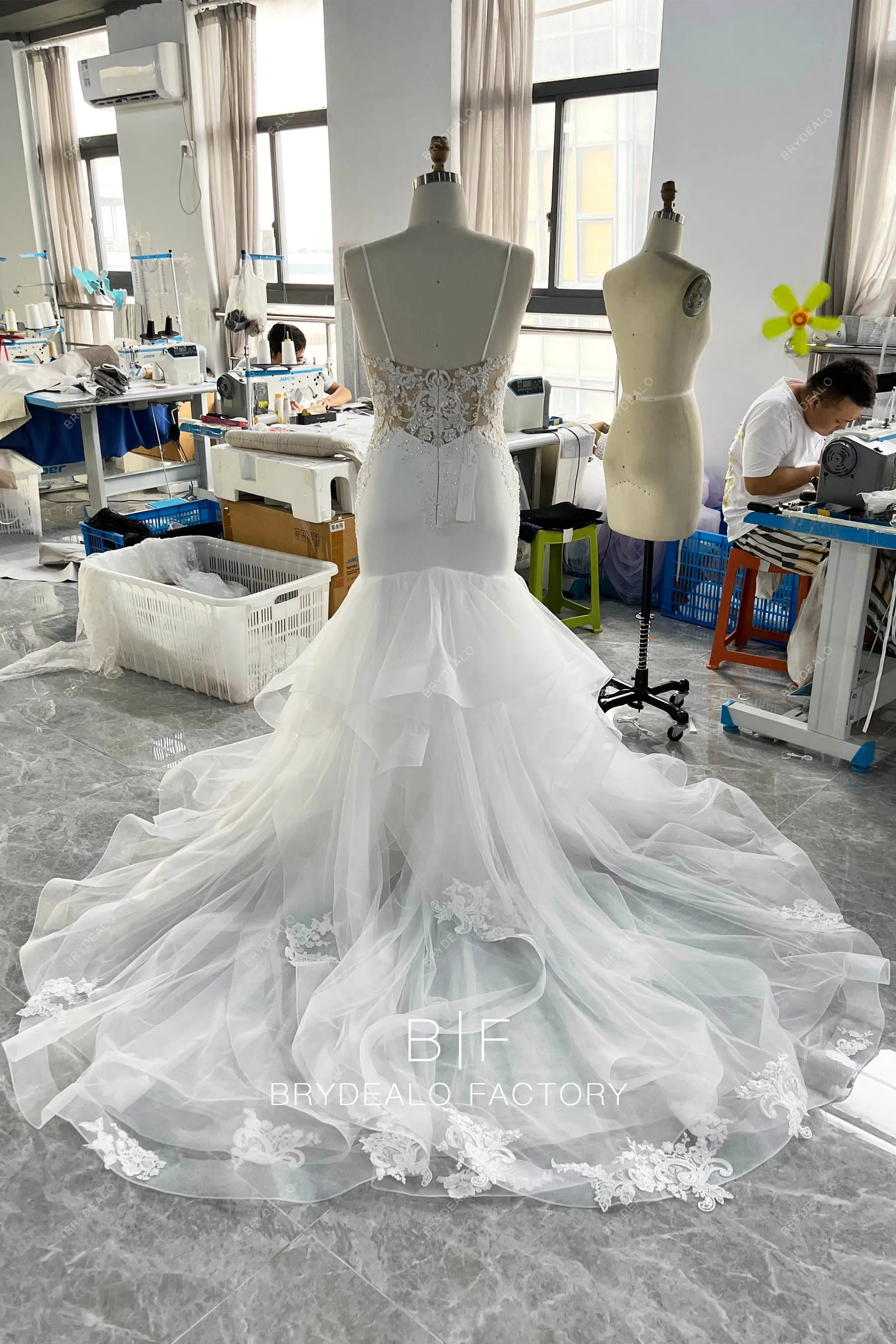 Cutout Waist Beaded Lace Tulle Trumpet Wedding Dress