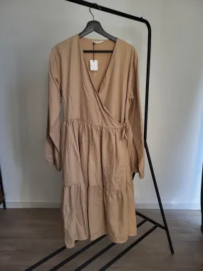 Gwen Dress in Taupe Size M