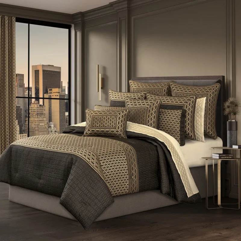 Metropolitan Comforter Set