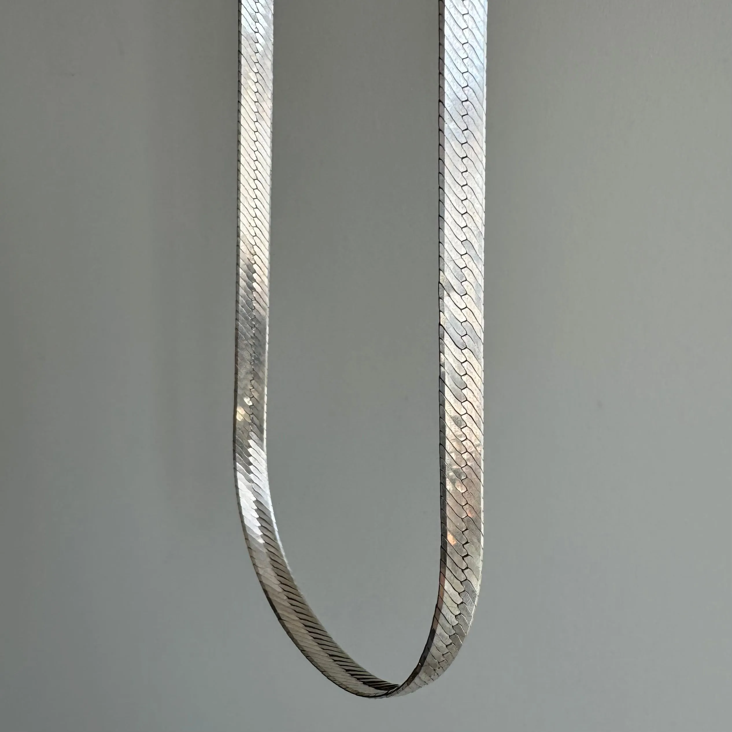 P R E - L O V E D // shiny layer / sterling silver wide long herringbone flat chain / 24", 24g